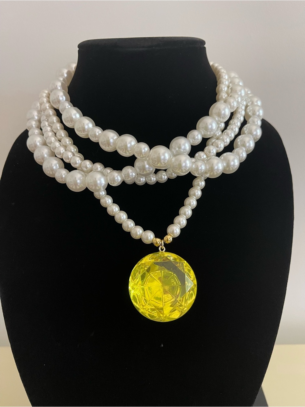 Elegant Oversized Pearl Multilayer Necklace with Yellow Pendant